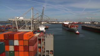 Link to Video | shipping container, sea, North Sea, container ship, logistics, port settlement, Rotterdam, material flow, port, Netherlands, container shipping, World Ocean, transport, Atlantic Ocean