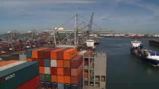 Link to Video | shipping container, sea, North Sea, container ship, logistics, port settlement, Rotterdam, material flow, port, Netherlands, container shipping, World Ocean, transport, Atlantic Ocean