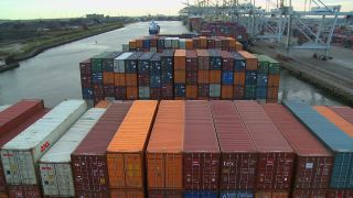 Link to Video | shipping container, sea, North Sea, container ship, logistics, port settlement, Rotterdam, material flow, port, Netherlands, container shipping, World Ocean, transport, Atlantic Ocean