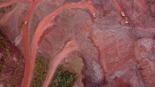 Link zum Video | Geologie, Vogelperspektive, Felsen, Schlucht, Steinbruch, Aufsicht, Luftaufnahme, 2021, Produktion