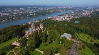 Link zum Video | Vogelperspektive, Königswinter, Deutschland, Schloss Drachenburg, Europa, Luftaufnahme, Rhein-Sieg-Kreis