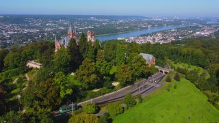 Link zum Video | Vogelperspektive, Königswinter, Deutschland, Schloss Drachenburg, Europa, Luftaufnahme, Rhein-Sieg-Kreis