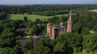 Link to Video | landscape, bird's-eye view, tourist destination, architecture, Schloss, Germany, Central Europe, Europe, aerial shot, tourist attraction, château, human-made geographic feature, architectural structure