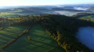 Link zum Video | Landschaft, Vogelperspektive, Eifel, Maar, Dauner Maare, Nebel, Luftaufnahme, Vulkaneifel