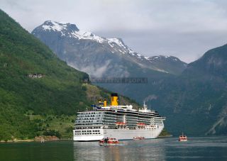 Link to Photo | West Norwegian Fjords – Geirangerfjord and Nærøyfjord, ship, North Sea, cruise, Geirangerfjord, Norway, passenger ship, Scandinavia, Northern Europe, Northern Hemisphere, fjord, Europe, tourist attraction, point of interest