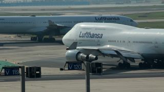 Link to Video | means of transport, Hesse, airport, Frankfurt am Main, Germany, airplane, environment, traffic, maneuvering area, aerodrome, Fraport, Jet, transport, environmental protection