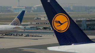Link to Video | means of transport, Hesse, airport, Frankfurt am Main, Germany, airplane, environment, traffic, maneuvering area, aerodrome, Fraport, Jet, transport, environmental protection