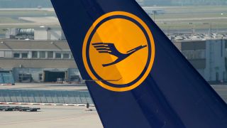 Link to Video | means of transport, Hesse, airport, Frankfurt am Main, Germany, airplane, environment, traffic, maneuvering area, aerodrome, Fraport, Jet, transport, environmental protection