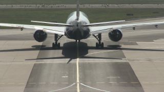 Link to Video | means of transport, Hesse, airport, Frankfurt am Main, Germany, airplane, environment, traffic, maneuvering area, aerodrome, Fraport, Jet, transport, environmental protection