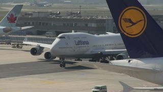 Link to Video | means of transport, Hesse, airport, Frankfurt am Main, Germany, airplane, environment, traffic, maneuvering area, aerodrome, Fraport, Jet, transport, environmental protection