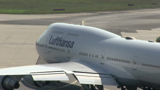 Link to Video | means of transport, Hesse, airport, Frankfurt am Main, Germany, airplane, environment, traffic, maneuvering area, aerodrome, Fraport, Jet, transport, environmental protection