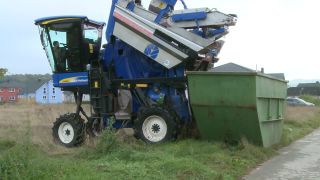 Link to Video | Moselle, Upper Moselle, Germany, harvest, vineyard, viticulture, Vollernter