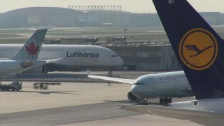 Link to Video | means of transport, Hesse, airport, Frankfurt am Main, Germany, airplane, environment, traffic, maneuvering area, aerodrome, Fraport, Jet, transport, environmental protection