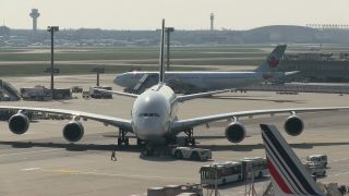 Link to Video | means of transport, Hesse, airport, Frankfurt am Main, Germany, airplane, environment, traffic, maneuvering area, aerodrome, Fraport, Jet, transport, environmental protection
