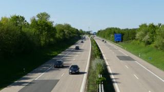 Link to Video | passenger car, May, spring, Ellwangen, private transport, Germany, color, 4K resolution, median strip, Central Europe, autobahn in Germany, high-angle shot, Europe, Southern Germany, 2025, day, Bundesautobahn 7, mobility, Baden-Württemberg