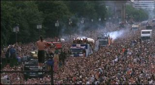 Link to Photo | occurrence, crowd, Love Parade, techno, Germany, screenshot, 1997, 1999, color, 35 mm film, July 12, Straße des 17. Juni, wide shot, Technoparade, 2K resolution, analog camera, capital city, queer, 35 Millimeter, photographic film, Berlin, Party (role-playing games), Berlin Babylon, documentary film