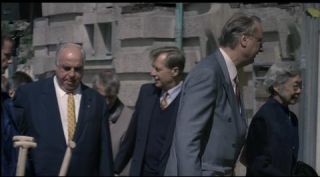 Link to Photo | groundbreaking, occurrence, August, Germany, screenshot, 1998, celebrity, color, 35 mm film, August 27, 2K resolution, capital city, photographic film, Berlin, Deutsches Historisches Museum, Berlin Babylon, politician, very important person
