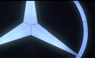 Link to Photo | rotation, Germany, Mercedes-Benz stars, screenshot, color, 35 mm film, Mercedes, 2K resolution, capital city, night, photographic film, Berlin, Europa-Center, Berlin Babylon