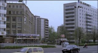 Link to Photo | architecture, Mitte, German Democratic Republic, Germany, screenshot, color, 35 mm film, road, 1990s, building, 2K resolution, capital city, East Berlin, photographic film, Berlin, Karl-Marx-Allee, Berlin Babylon