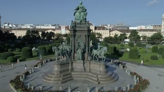 Link to Video | footage, big city, million city, Vienna, Federal State of Austria, metropolis, Empress Maria Theresa Monument, 4K resolution, 2019, federal capital, Innere Stadt, Western Europe, Austria, Europe, aerial shot, capital city, Museum of Natural History, MuseumsQuartier, Maria-Theresien-Platz