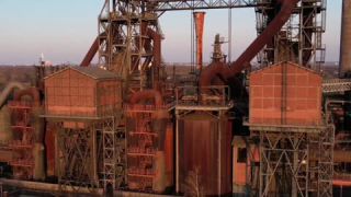 Link to Video | JMW, North Rhine-Westphalia, tourist destination, Ruhr, industrial heritage site, chimney, blast furnace, Germany, amusement park, Duisburg, color, 4K resolution, Meiderich, aerial shot, 2023, Landschaftspark Duisburg-Nord, tourist attraction, evening