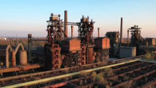 Link to Video | JMW, North Rhine-Westphalia, tourist destination, Ruhr, industrial heritage site, chimney, blast furnace, Germany, amusement park, Duisburg, color, 4K resolution, Meiderich, aerial shot, 2023, Landschaftspark Duisburg-Nord, tourist attraction, evening
