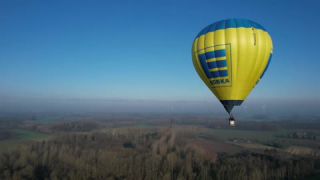 Link to Video | landscape, blue, JMW, North Rhine-Westphalia, Ruhr, hot air balloon, Germany, blue sky, color, 4K resolution, Air-to-air photography, aerial shot, 2023, day, Edeka, wind, yellow