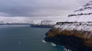 Link zum Video | Landschaft, März, Vulkaninsel, Tourismusziel, Winter, Frühling, Felsen, Farbe, Insel, 4K, 2020, Nordeuropa, Nordatlantik, Färöer, Luftaufnahme, Natur