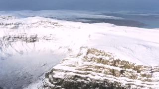 Link zum Video | Landschaft, März, Vulkaninsel, Tourismusziel, Winter, Frühling, Felsen, Farbe, Insel, 4K, 2020, Nordeuropa, Nordatlantik, Färöer, Luftaufnahme, Natur