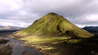 Link to Video | landscape, JMW, tourist destination, stratovolcano, Iceland, color, Maelifell, 4K resolution, Northern Europe, green, Mælifellshnjúkur, cone, Moos, tourist attraction, nature, volcano