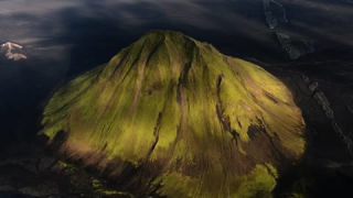 Link to Video | landscape, JMW, tourist destination, stratovolcano, Iceland, color, Maelifell, 4K resolution, Northern Europe, green, Mælifellshnjúkur, cone, Moos, tourist attraction, nature, volcano