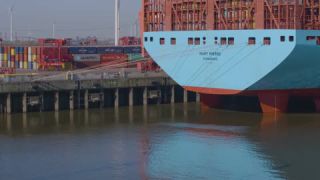 Link to Video | Hamburg, shipping container, color, 4K resolution, 2019, HHLA, Port of Hamburg, container terminal, day, Hanseatic city, ultra-high-definition television