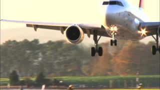 Link zum Video | Flugzeug, Flugplatz