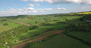 Link to Video | landscape, United Kingdom, rural area, England, color, Cornwall, Great Britain, 4K resolution, 2019, aerial shot, Landskab / Landscape