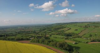 Link to Video | landscape, United Kingdom, rural area, England, color, Cornwall, Great Britain, 4K resolution, 2019, aerial shot, Landskab / Landscape