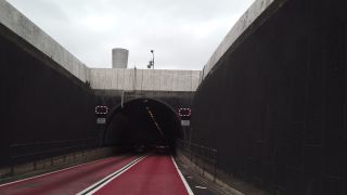 Link to Video | footage, motor car, United Kingdom, England, color, Great Britain, 4K resolution, point-of-view shot, highway, traffic, controlled-access highway, driving