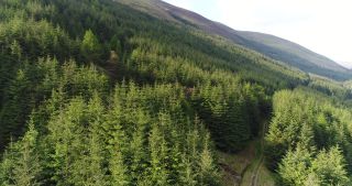 Link zum Video | Highlands, Footage, Vereinigtes Königreich, Rohstoff, Rohfilm, Schottland, Farbe, 4K, 2018, Luftaufnahme