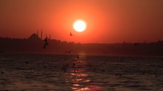 Link zum Video | Abendrot, Footage, Osmanisches Reich, Großstadt, Sonnenuntergang, Full High Definition, Metropole, Farbe, 2016, Rot, Bosporus, Istanbul, Türkei, Himmel, Istanbul, Wolke