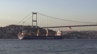 Link zum Video | Schiff, Footage, Brücke, 2016, Boot, Bosporus, Istanbul, Türkei, Bosporus-Brücke, Skyline