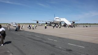 Link to Video | Namibia, jet bridge, airport, December, end, 24 December 2008, Full High Definition, disembarkation, airplane, 2008, flight, airliner, color, December 24, Windhoek, Air Namibia, maneuvering area, day, Airbus A320 family, Airbus A330, Lufthansa