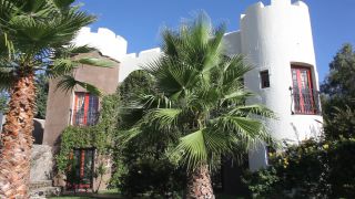 Link to Video | Namibia, Hotel Heinitzburg, residential building, tourist destination, architecture, Africa, Schloss, Full High Definition, color, Windhoek, paid time off, 4-star hotel, Luxus