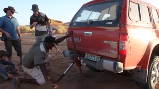 Link to Video | Namibia, motor car, Africa, Isuzu Faster, Full High Definition, 2008, Reifendefekt, pickup truck, color, breakdown, Isuzu, red, sand, vehicle, evening, desert, off-road vehicle