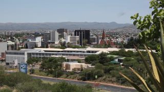 Link zum Video | Namibia, Afrika, Full High Definition, 2008, Farbe, Windhoek, Panoramabild, Stadtbild, Skyline, Hauptstadt, Stadt