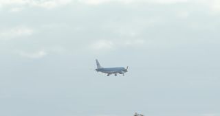 Link zum Video | Landeanflug, Flugzeug, Air Malta, Himmel, Landung