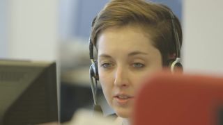 Link to Video | call centre agent, customer service, hotline, communication, businessperson, headset, alertness, Sennheiser, Full High Definition, office, business activity, 2014, color, bank, profession, face, call centre, business, speech, listening, work, service, telephony