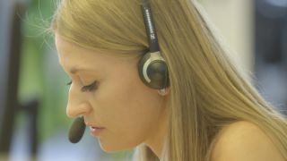Link to Video | call centre agent, customer service, hotline, communication, businessperson, headset, alertness, Sennheiser, Full High Definition, office, business activity, 2014, color, bank, profession, face, call centre, business, speech, listening, work, service, telephony