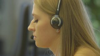 Link to Video | call centre agent, customer service, hotline, communication, businessperson, headset, alertness, Sennheiser, Full High Definition, office, business activity, 2014, color, bank, profession, face, call centre, business, speech, listening, work, service, telephony