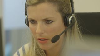 Link to Video | call centre agent, customer service, hotline, communication, businessperson, headset, alertness, Sennheiser, Full High Definition, office, business activity, 2014, color, bank, profession, face, call centre, business, speech, listening, work, service, telephony