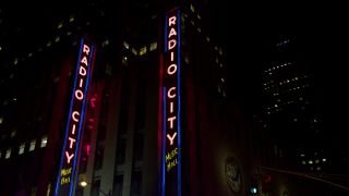 Link zum Video | Metropole, RED digital pictures, Vereinigte Staaten, New York City, Rohdatenformat