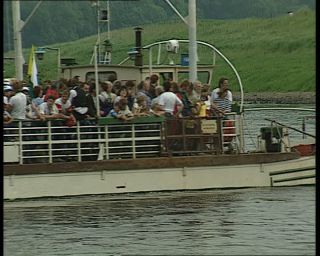 Link to Video | tourist destination, Saxony, maritime transport, Elbe, German Democratic Republic, 1990, color, standard-definition television, Elbe Sandstone Mountains, 1990s, tour boat ride, river, Betacam SP, eastern Germany